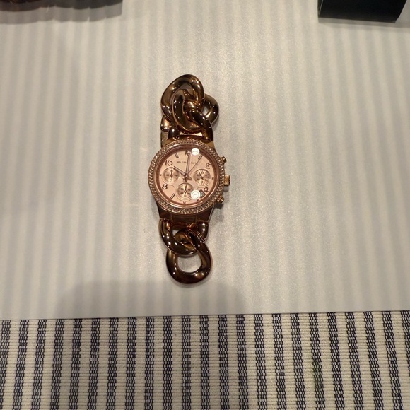 Michael Kors MK3247 Wrist Watch for Women in Rose Gold - Picture 3 of 5